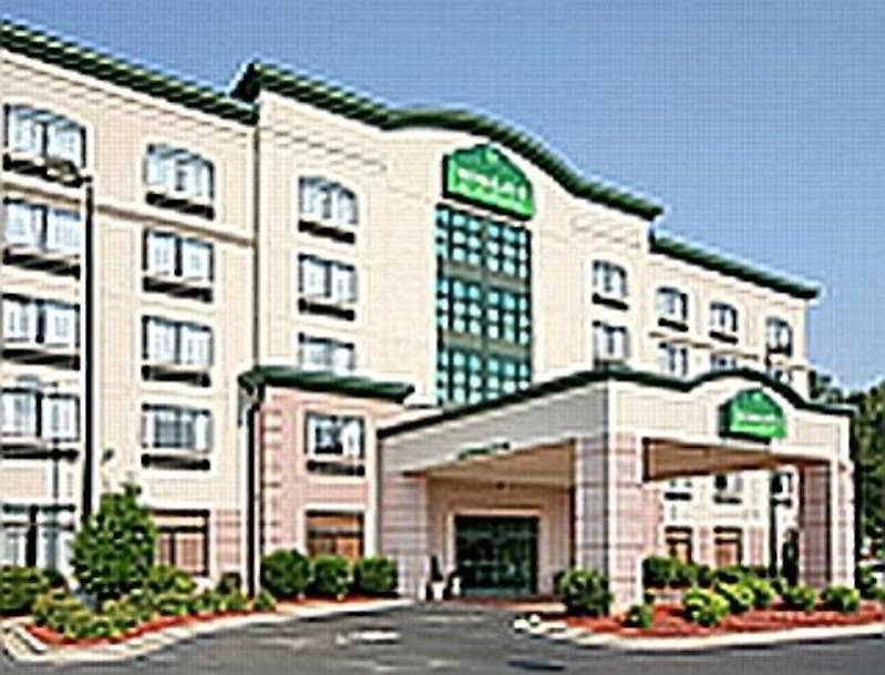 Wingate By Wyndham Airport 3*