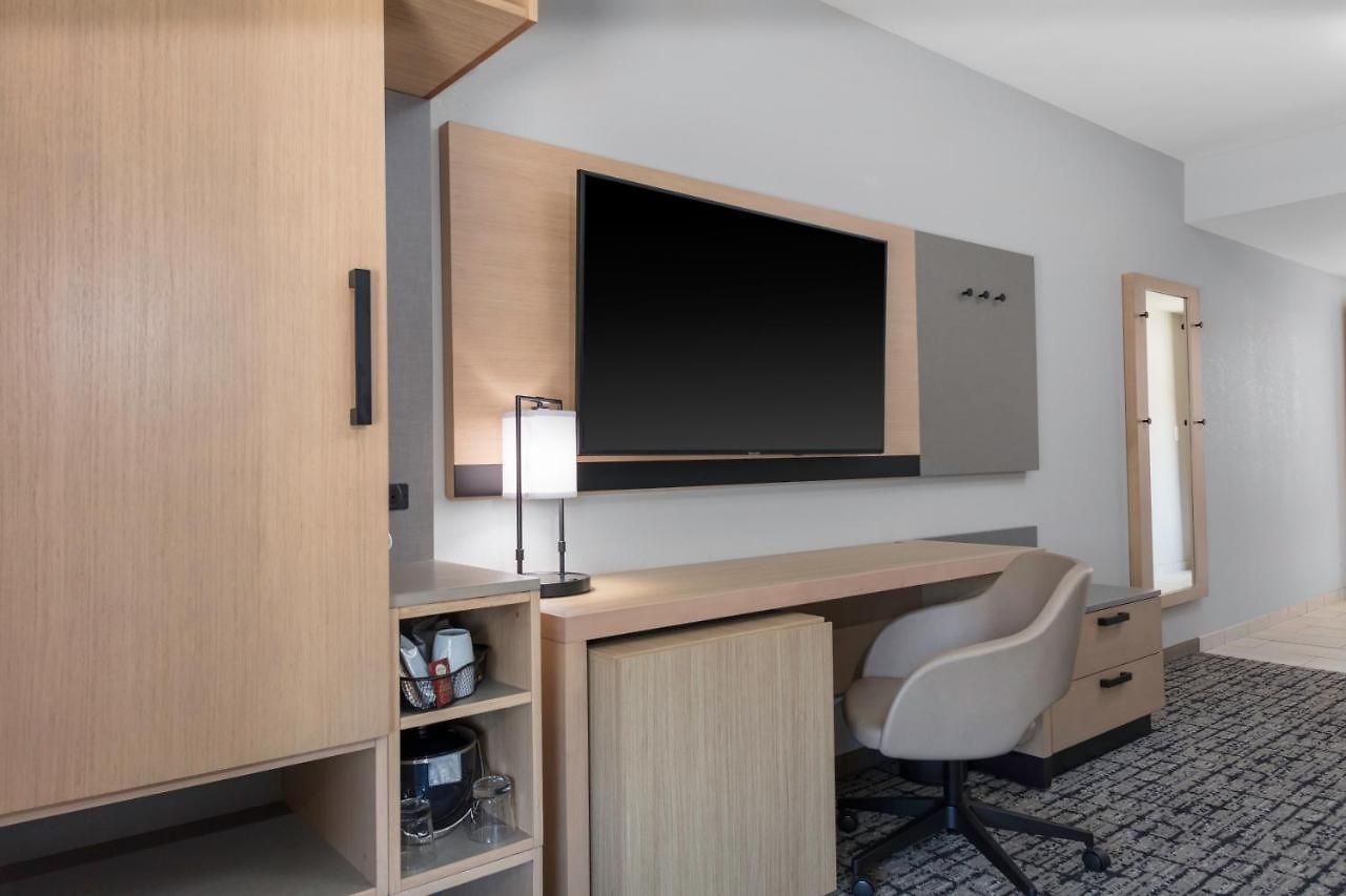 Hyatt Place Research Park Hotel 3*