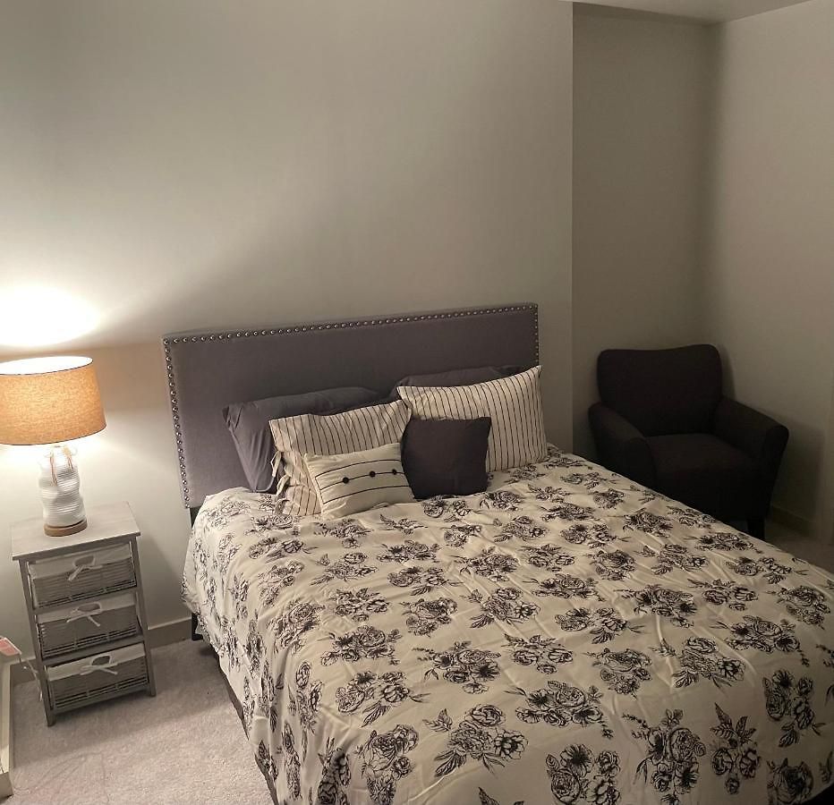 Luxurious 1br Uptown Highrise/ Balcony With View! Apartment Charlotte