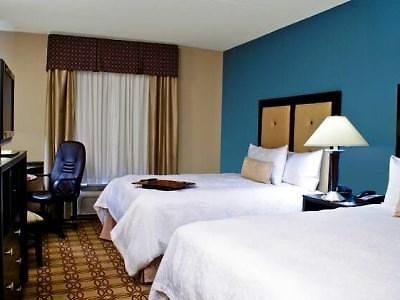 Hampton & Charlotte-airport Hotel