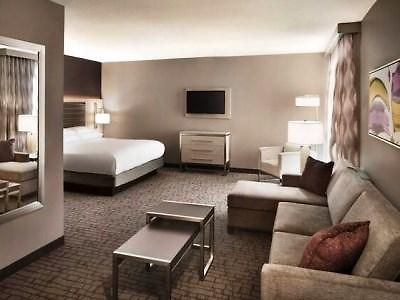 Hotel Embassy By Hilton Uptown Charlotte