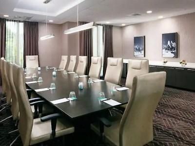 Embassy By Hilton Uptown 4* Charlotte