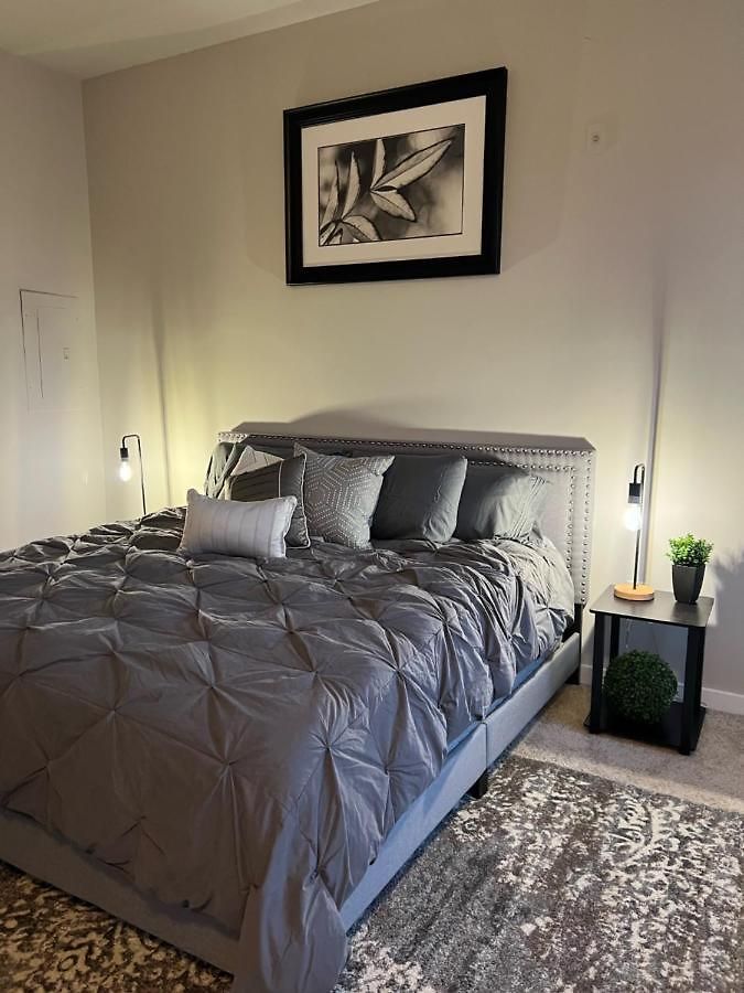 Uptown Townhouse -wifi-10 Min Walk To Spectrum Center *