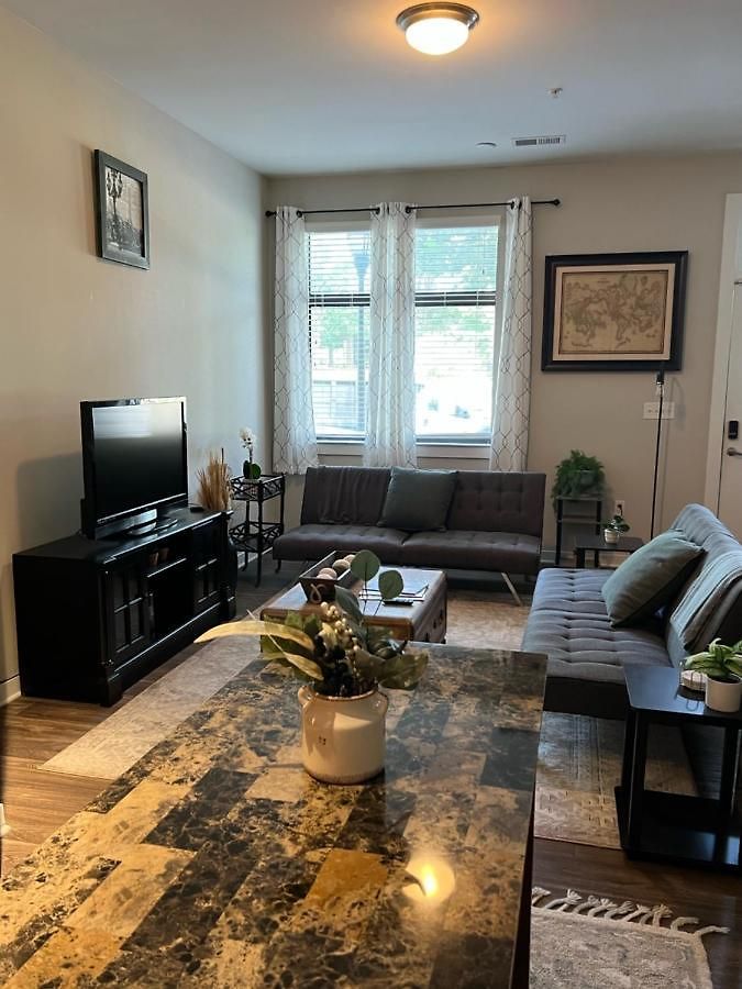 Uptown Townhouse -wifi-10 Min Walk To Spectrum Center