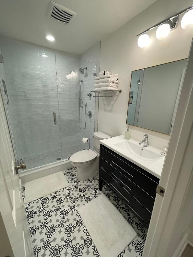 Luxury In Eastover... Close To Everything! Hotel Charlotte