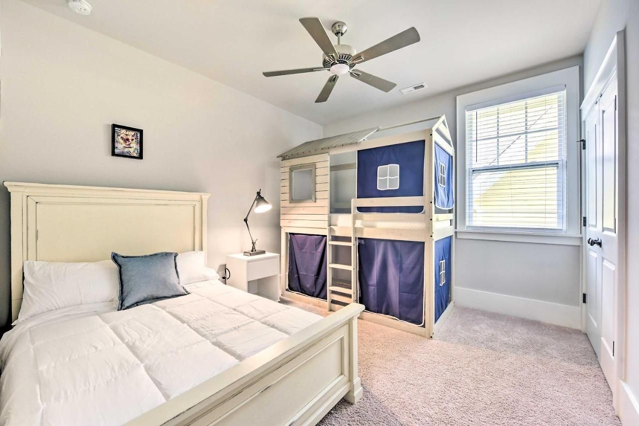 Modern ~ 4 Mi To Downtown! * Charlotte