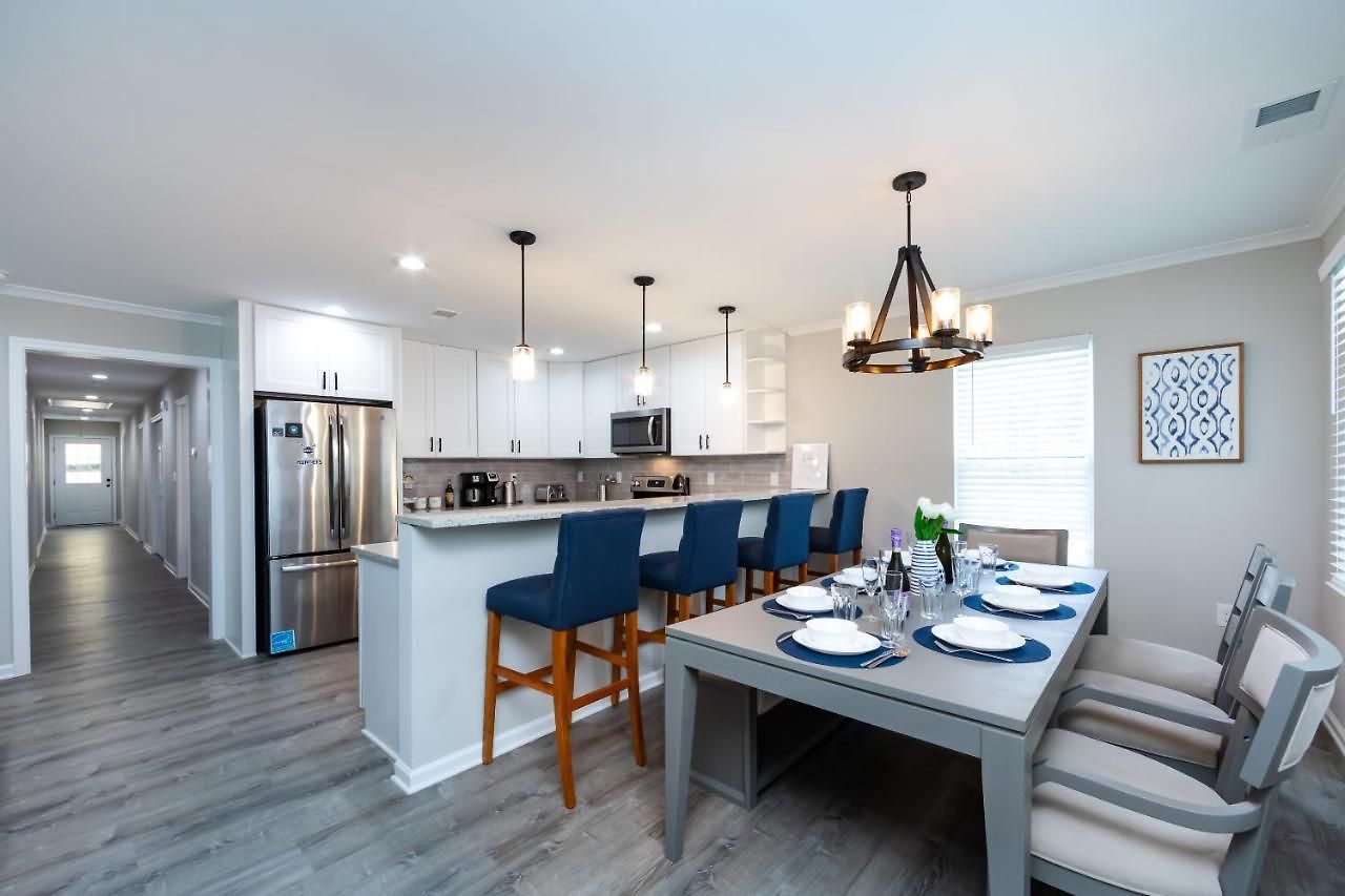 Brandnew Spacious 4 Bedroom House Minutes To Uptown Charlotte