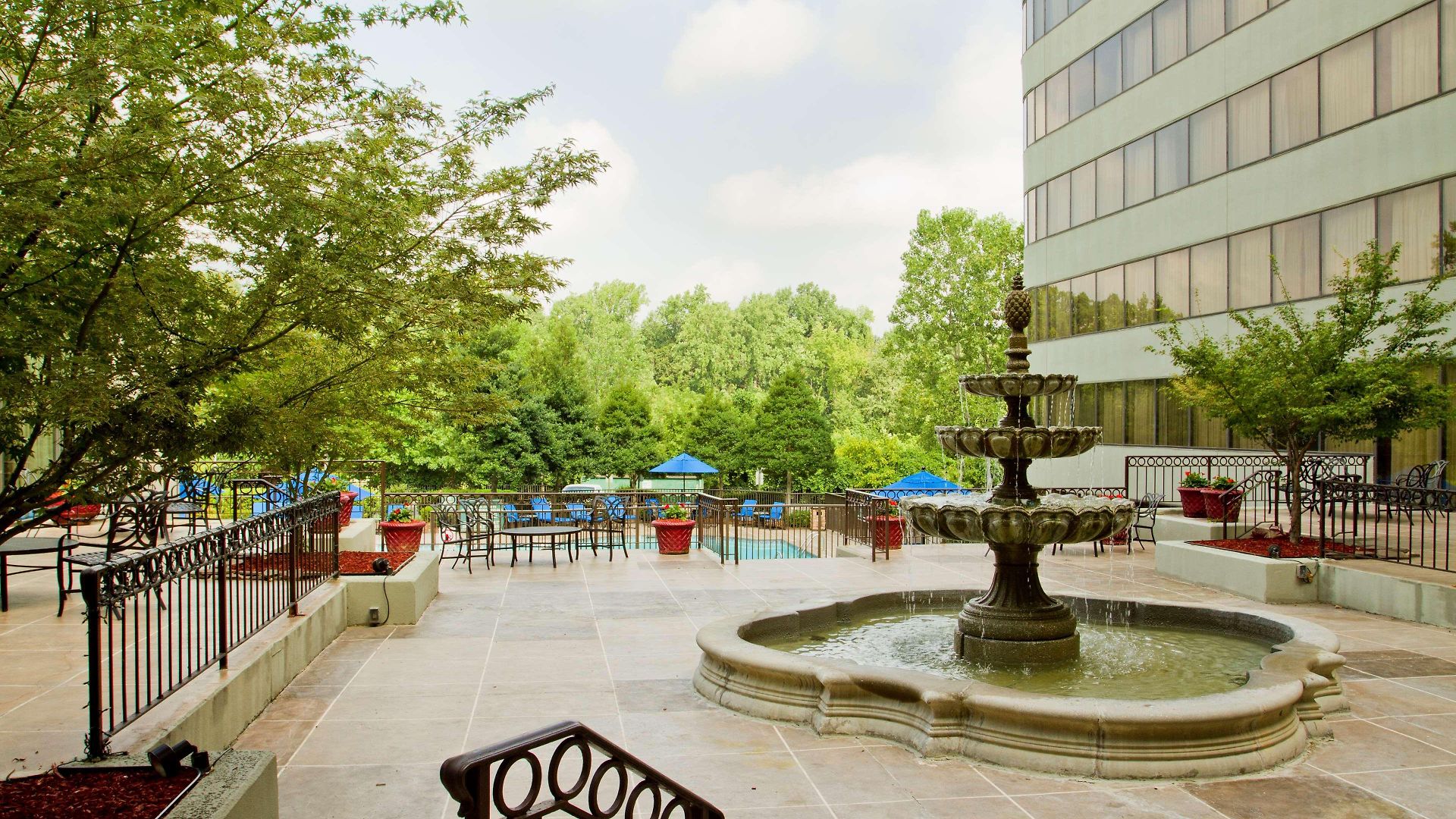 Doubletree By Hilton South Tyvola Hotel