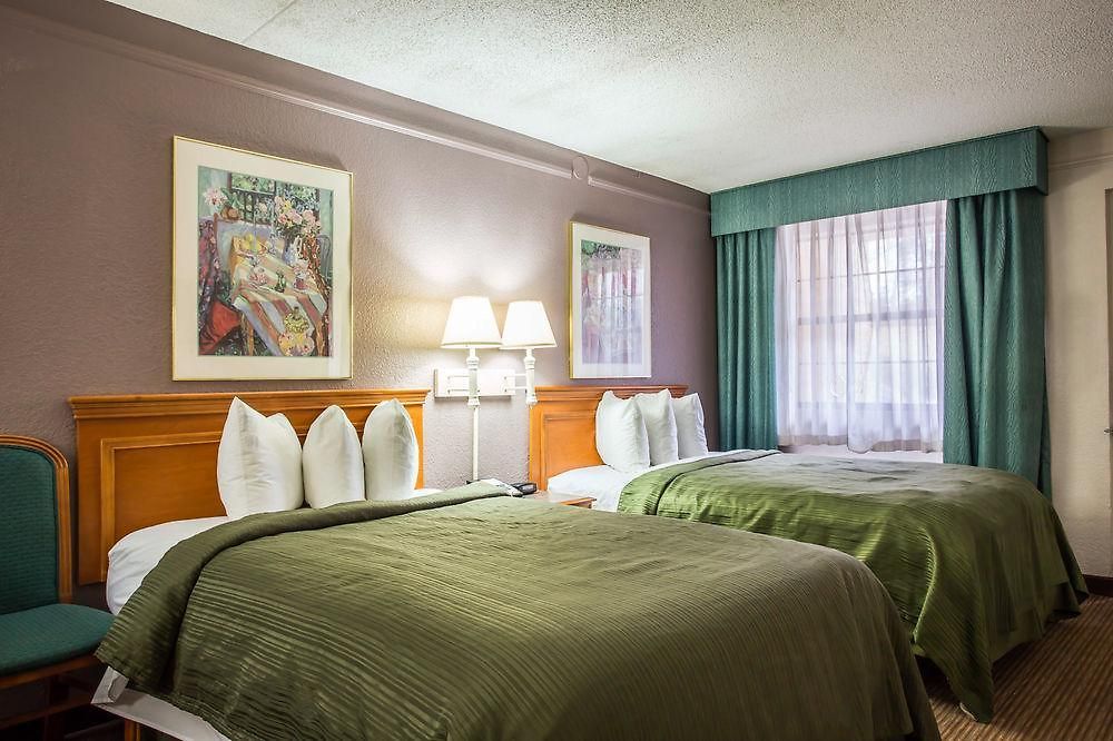 Quality & Airport Hotel