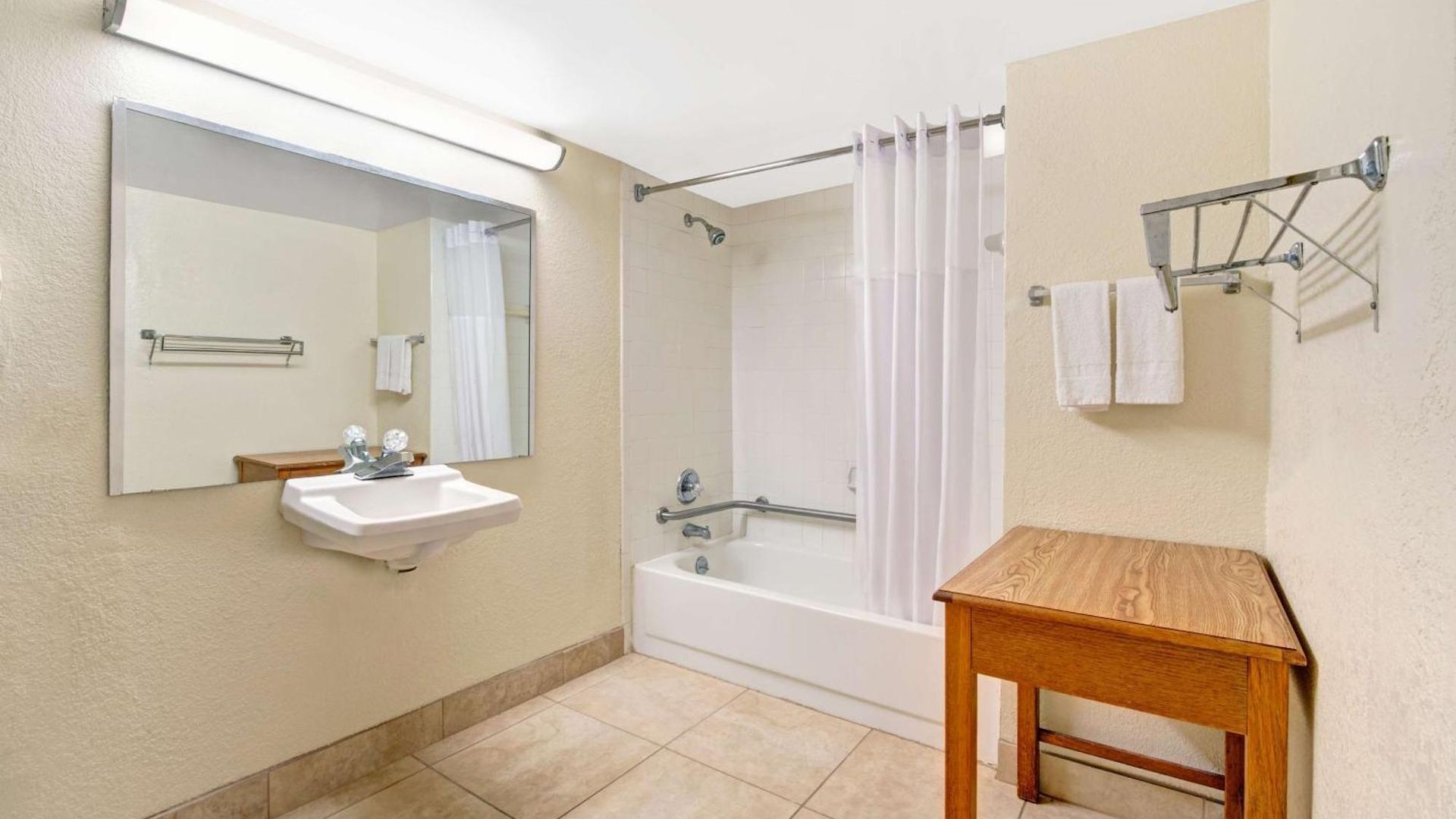 Days By Wyndham Northlake 2*