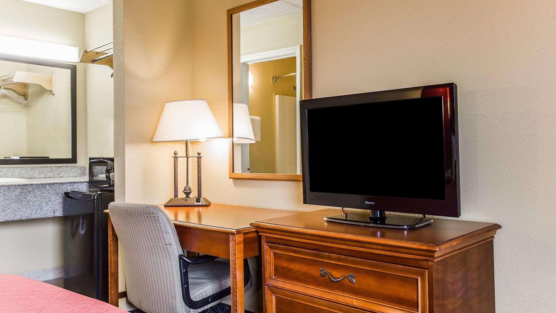 Rodeway North End Inn 2*