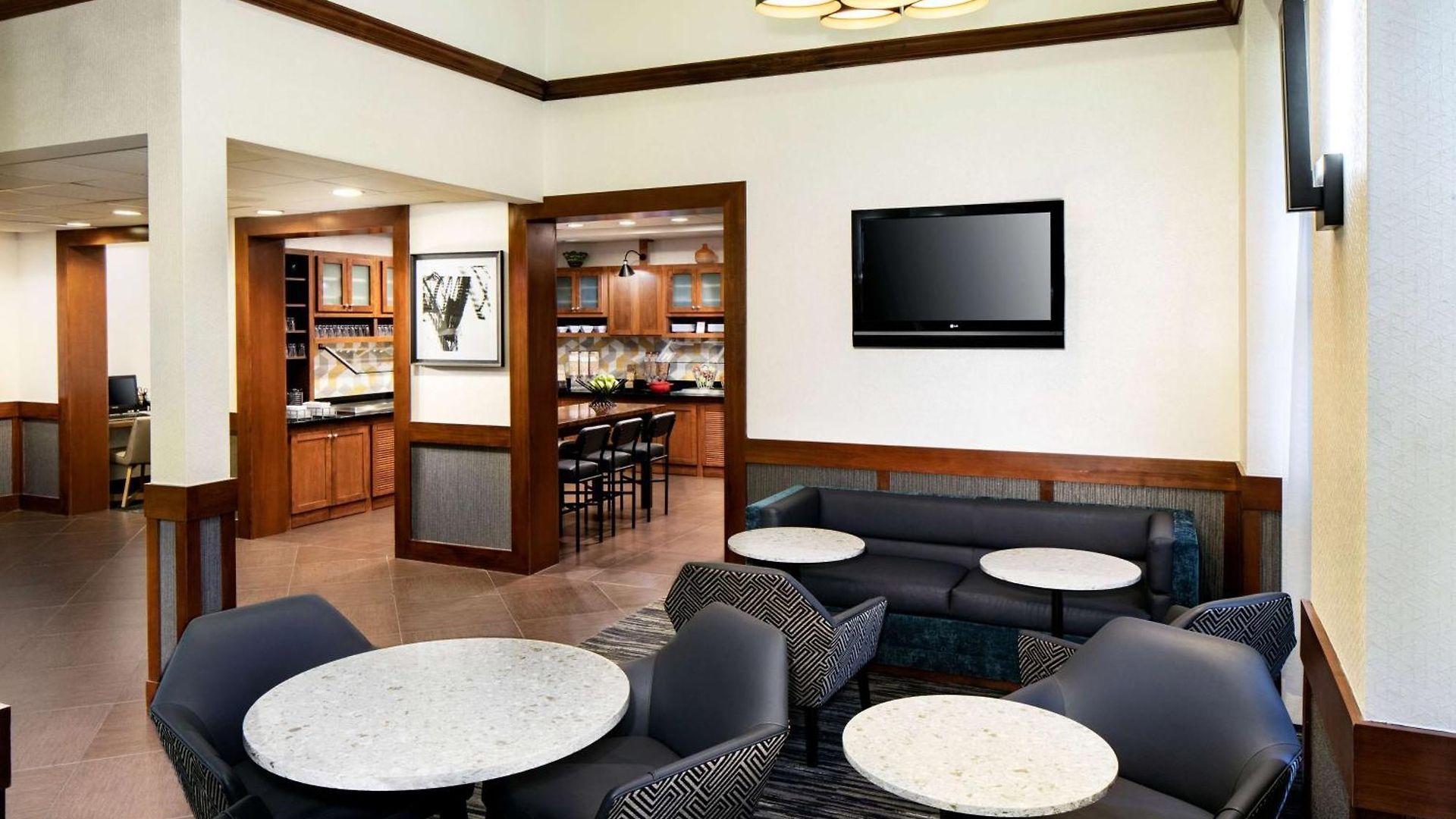 Hyatt Place Arrowood Hotel 3*