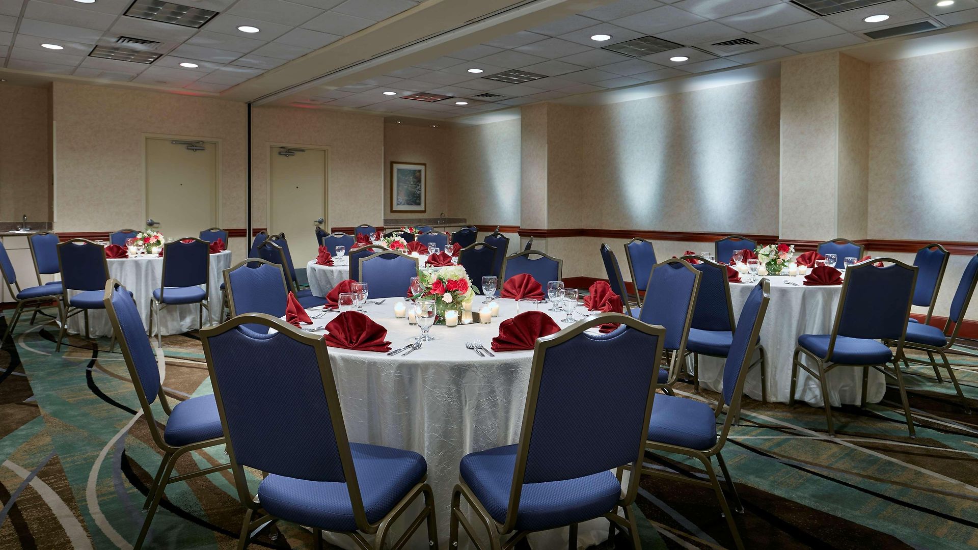 Hilton Garden Uptown Hotel 3*