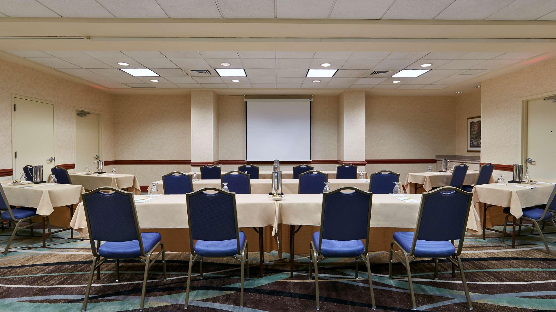Hilton Garden Uptown Hotel