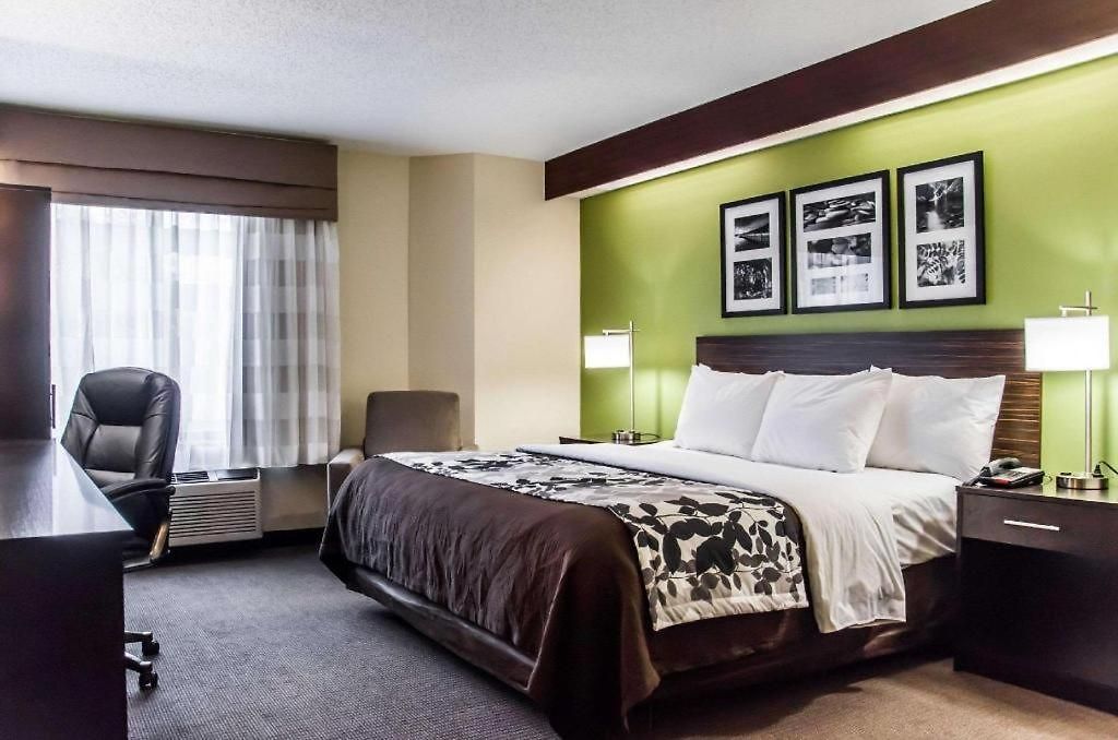 Sleep Airport - Billy Graham Parkway 3*