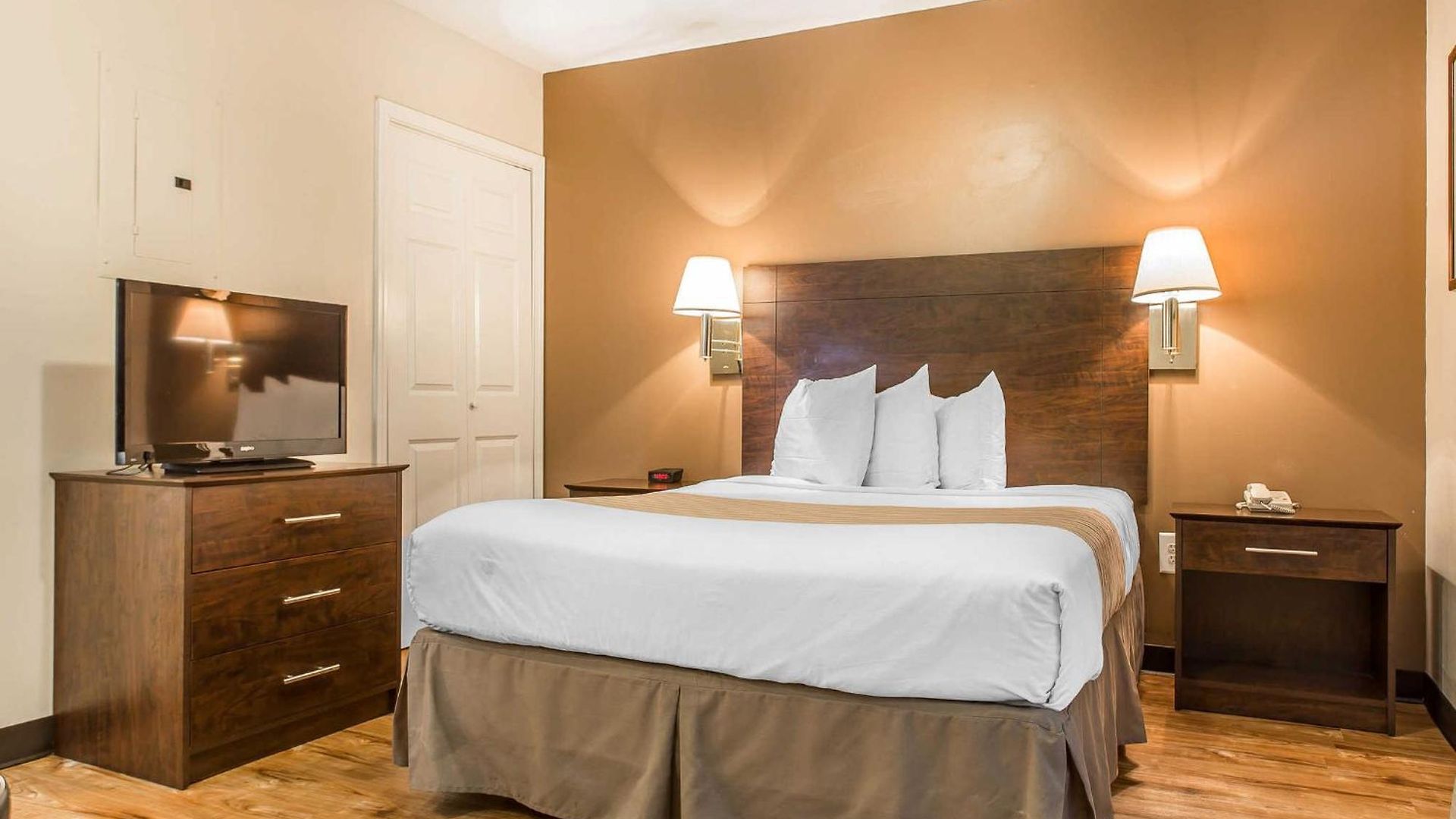 Hotel Suburban Near Of North Carolina-charlotte