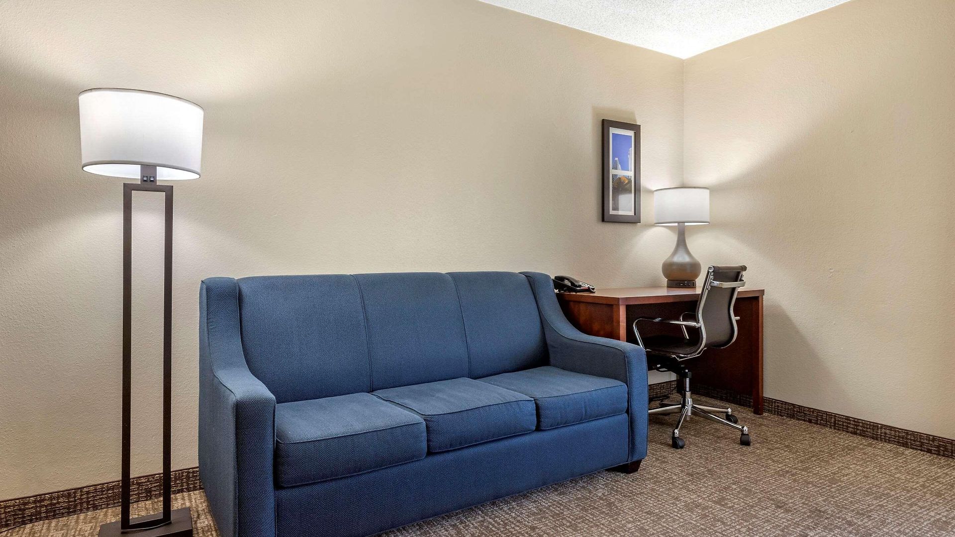 Comfort Airport Uptown 3*