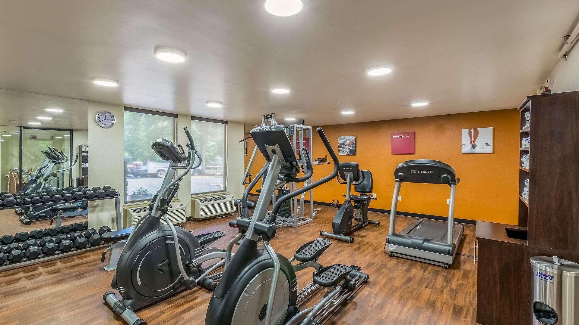 Comfort Airport Uptown Inn 3*