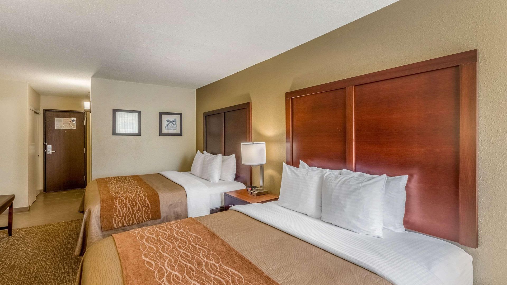 Inn Comfort Airport Uptown 3*