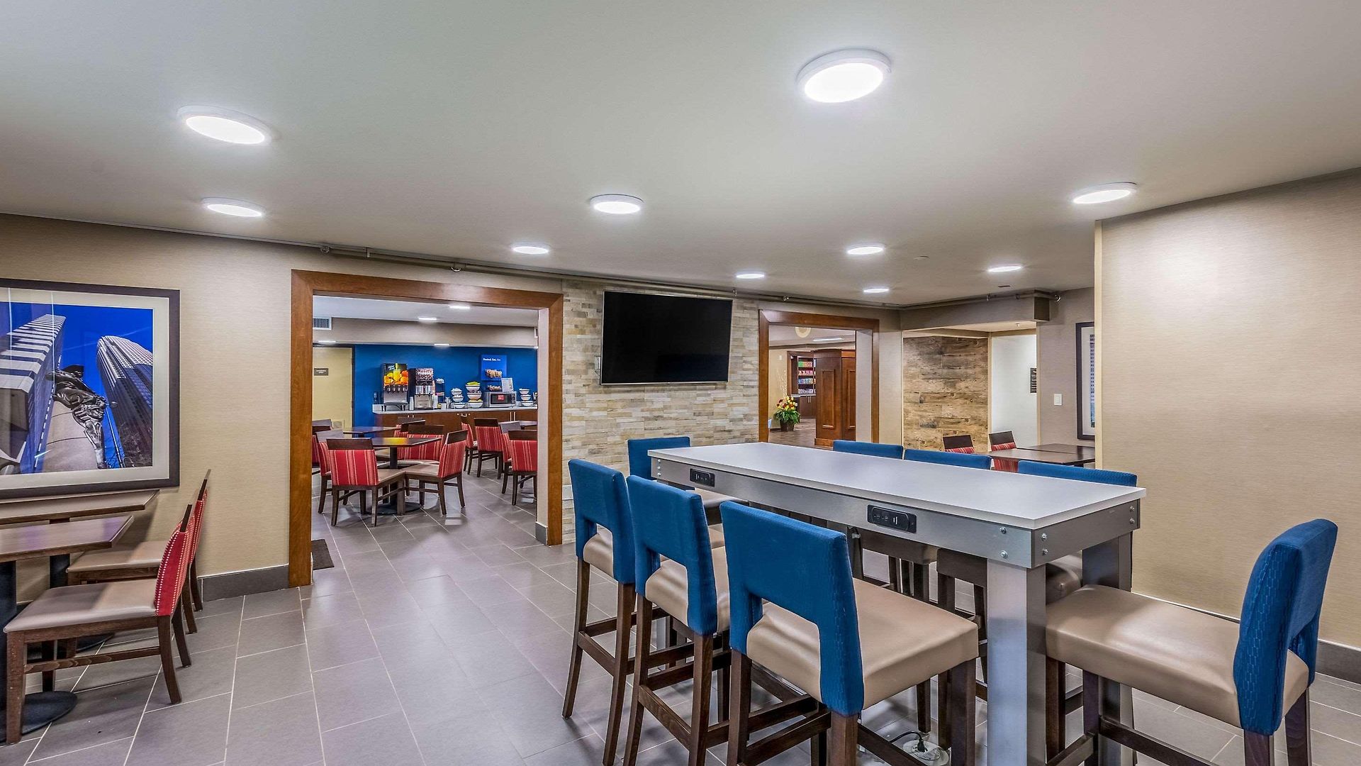 Comfort Airport Uptown 3*