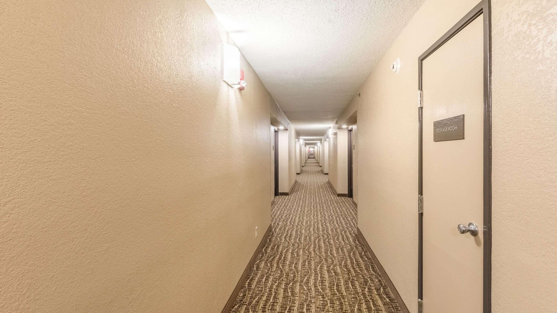 Comfort Airport Uptown Inn 3*