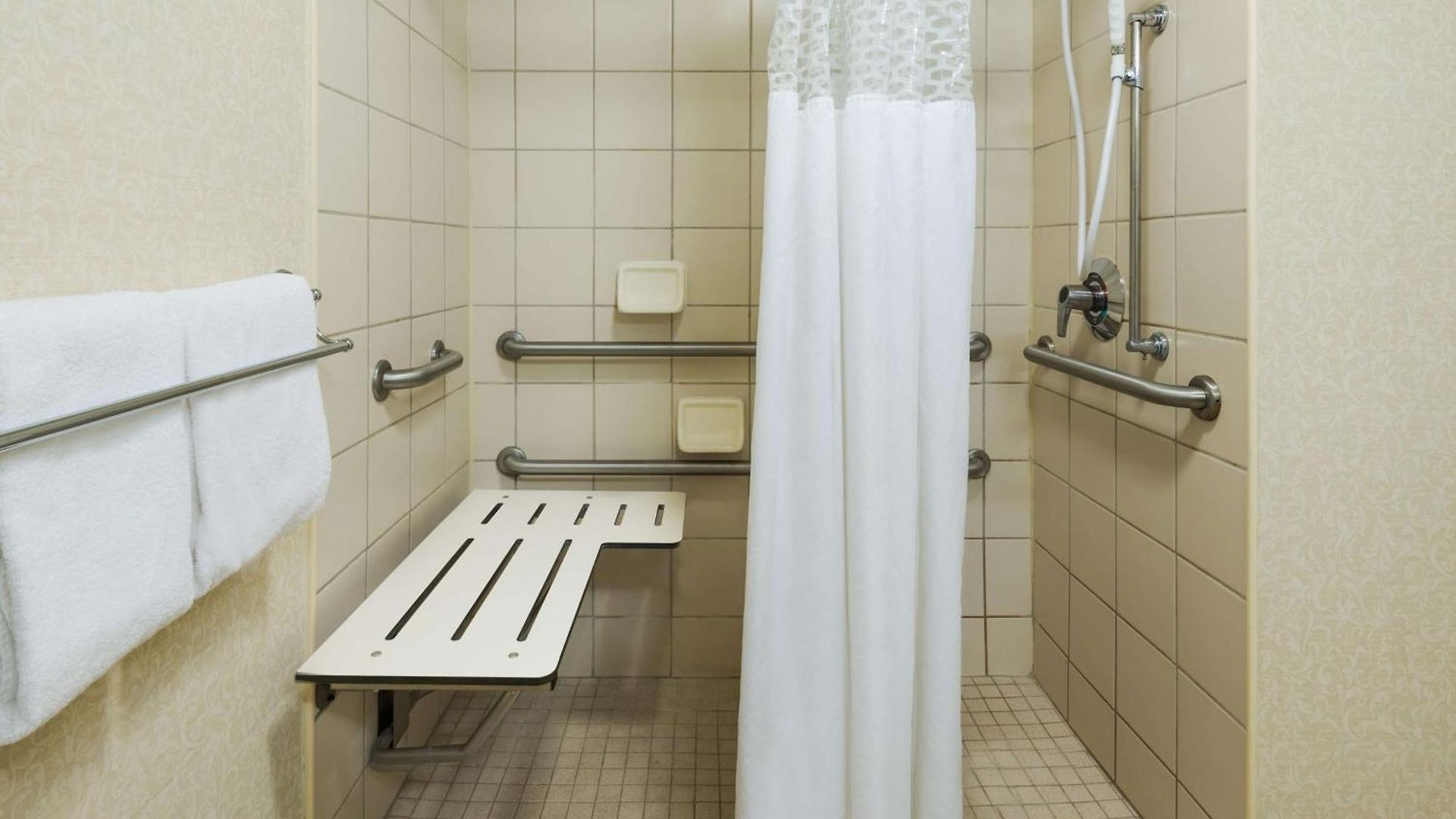 Hampton Place Hotel 3*