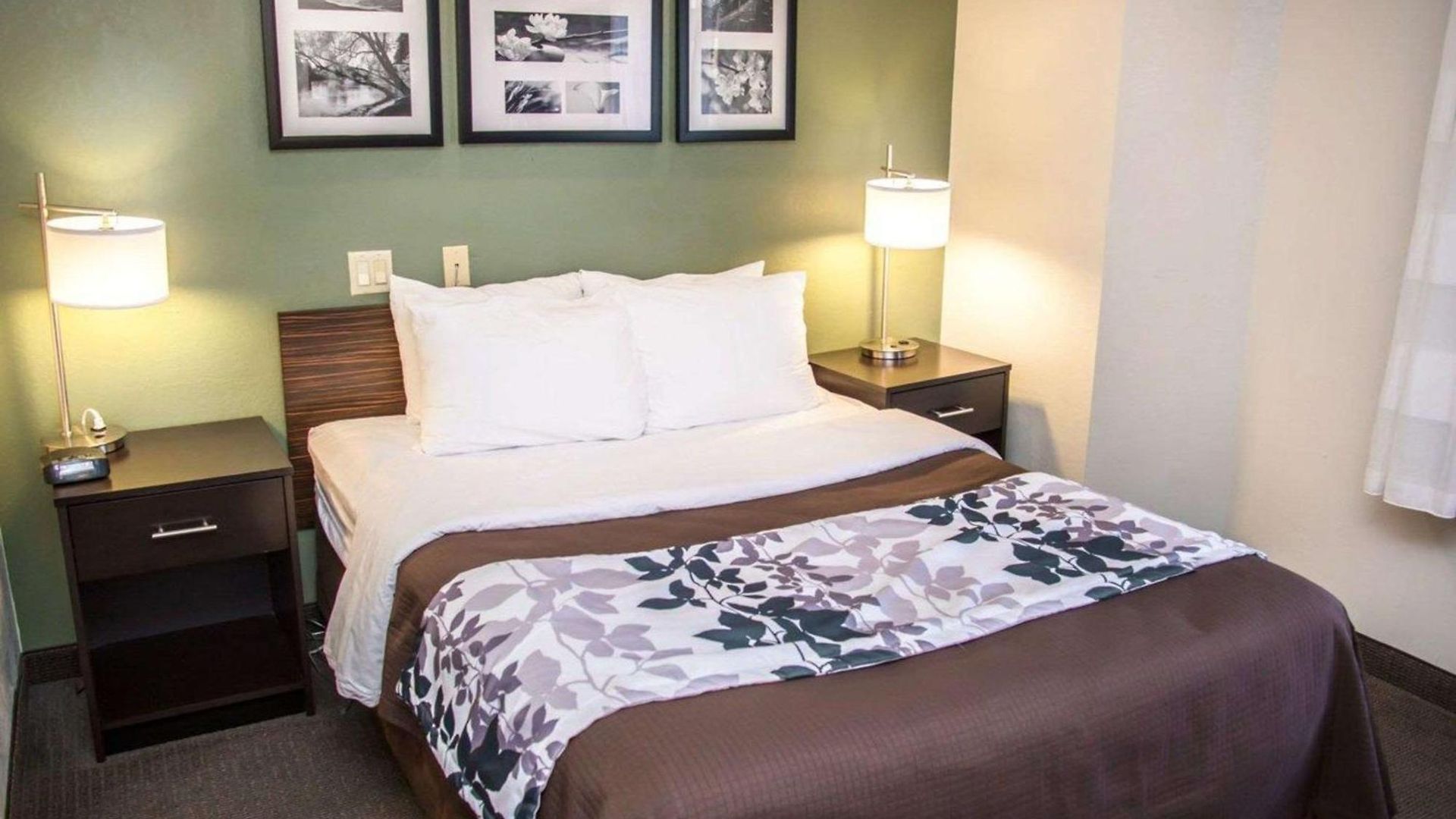 Sleep Place 4*