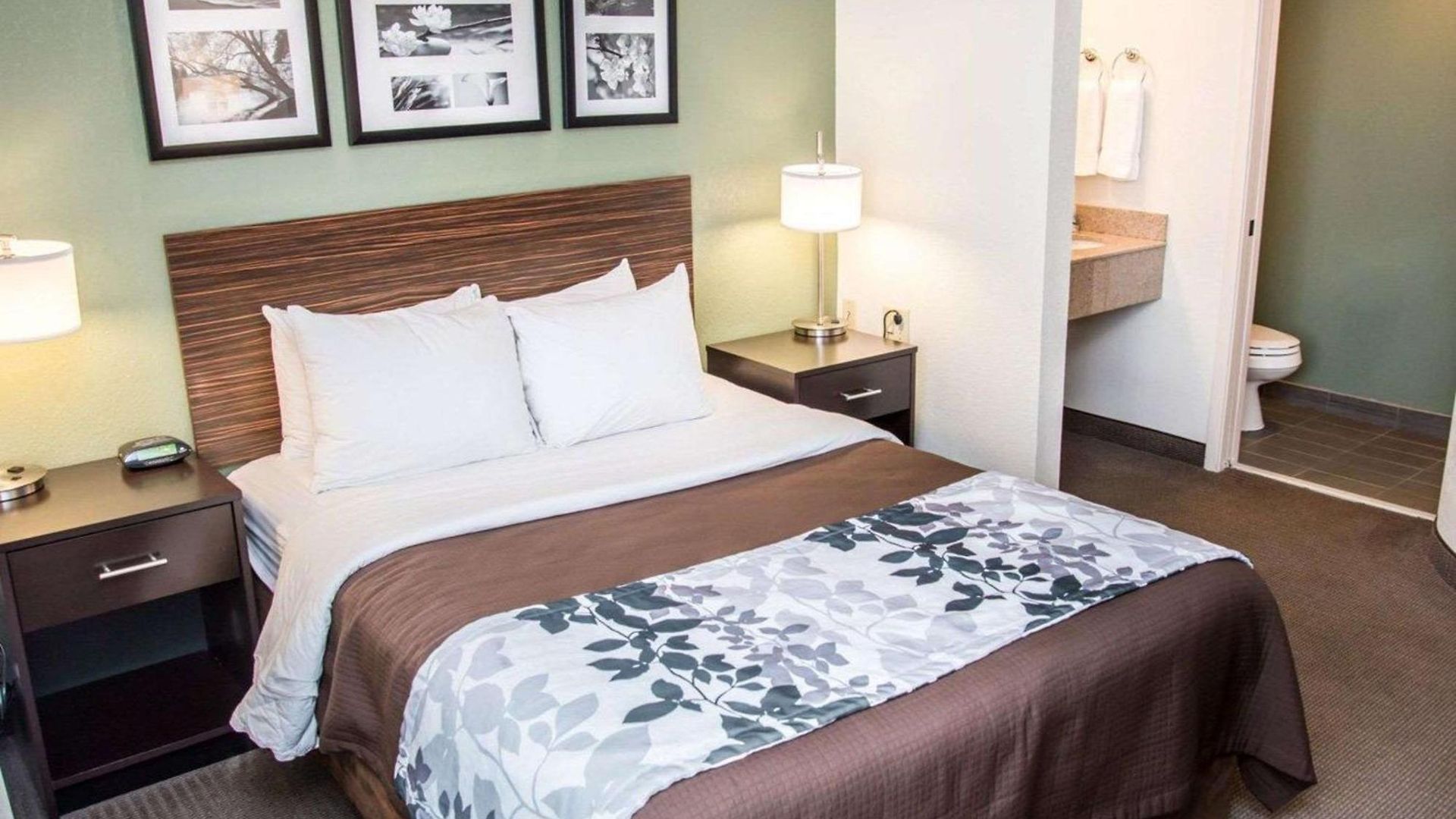 Sleep Place Inn Charlotte