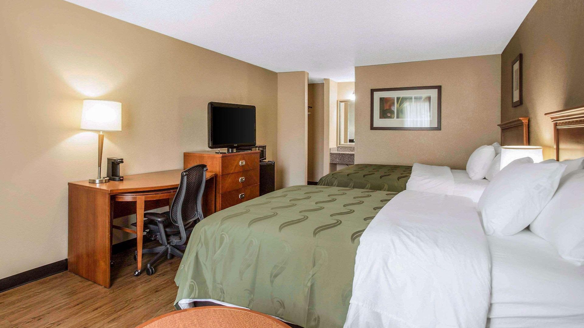 Quality & Area Hotel Charlotte