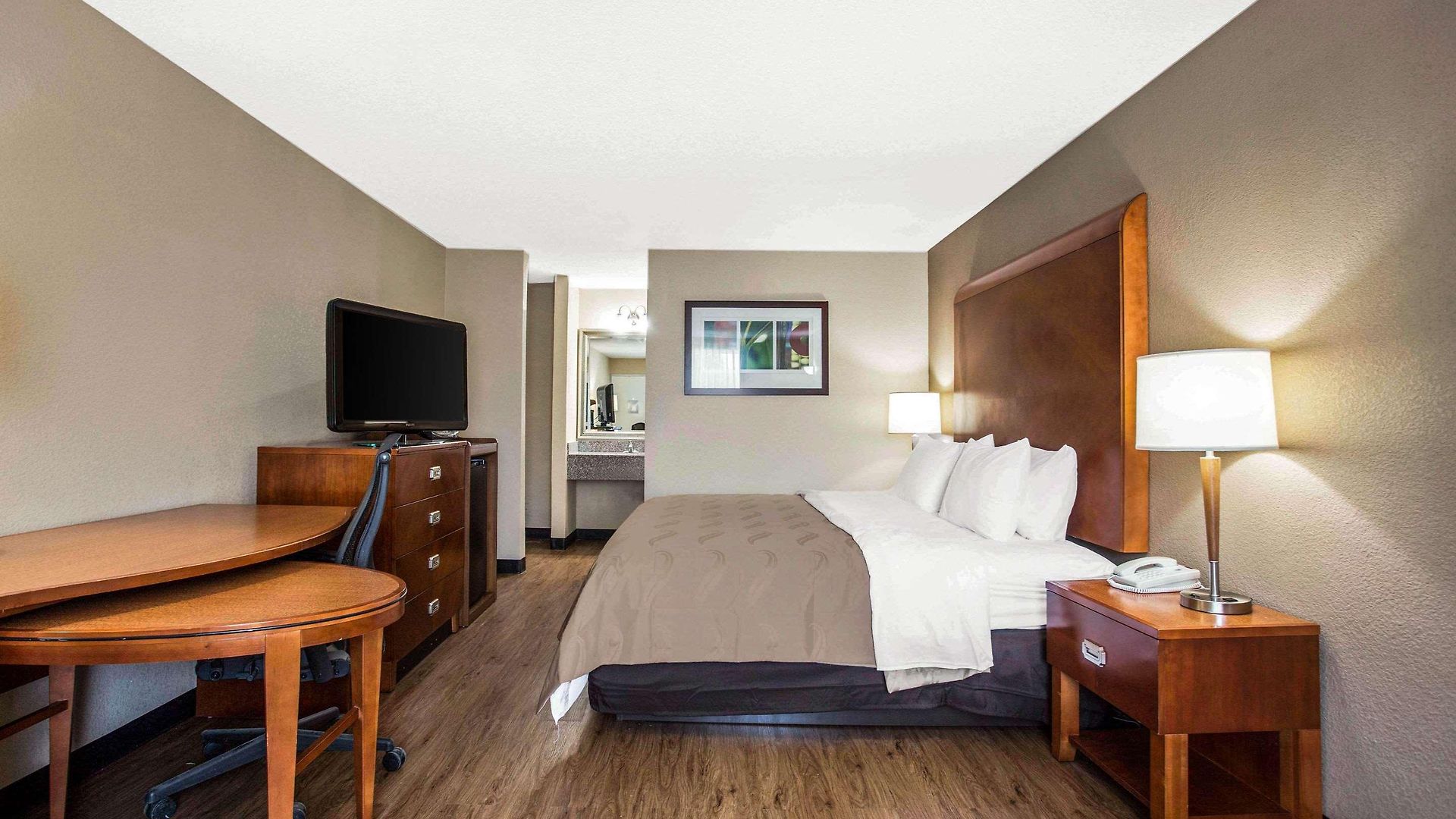 Hotel Quality & Area Charlotte