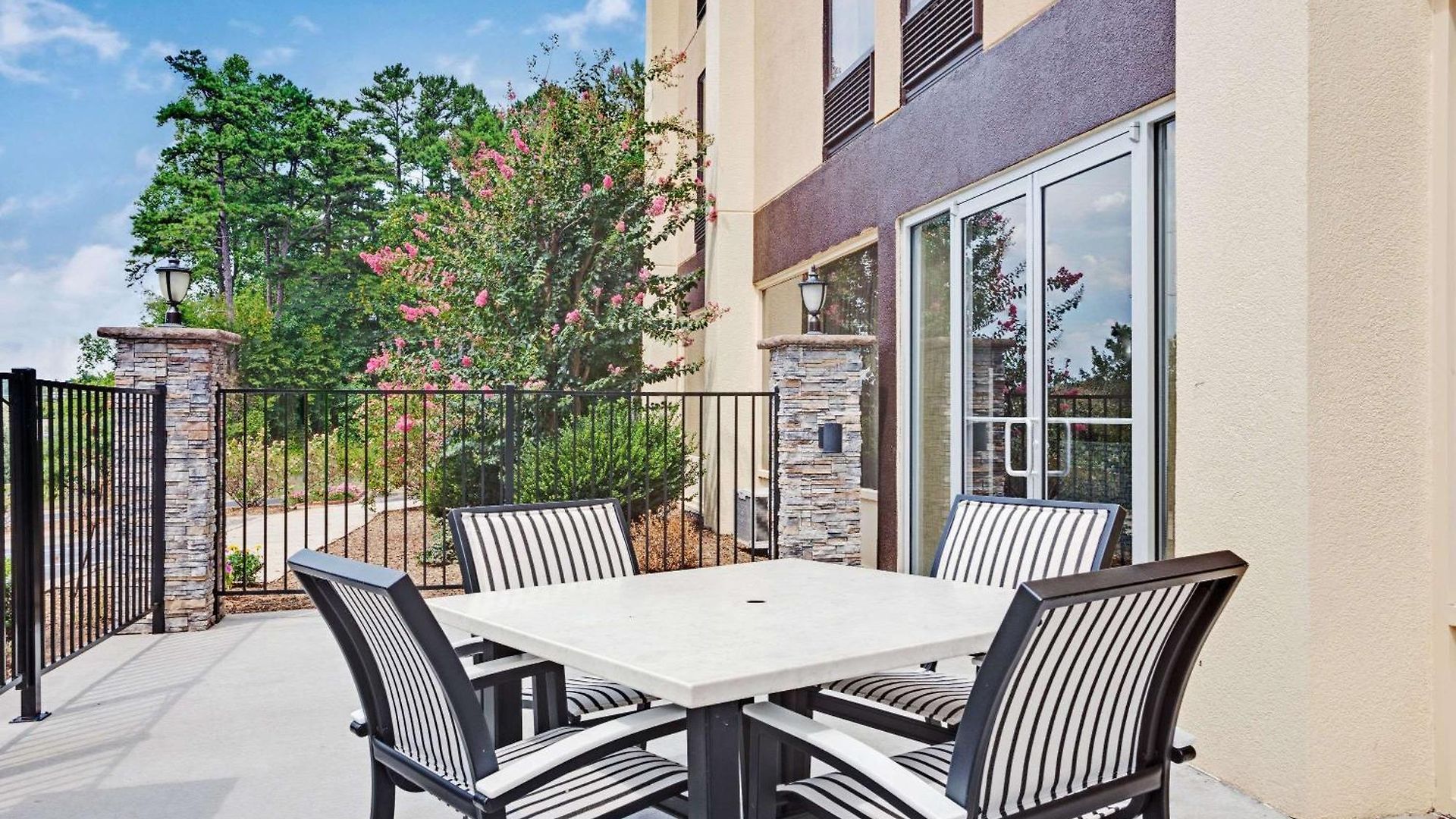 Wyndham Garden Airport Southeast Hotel Charlotte