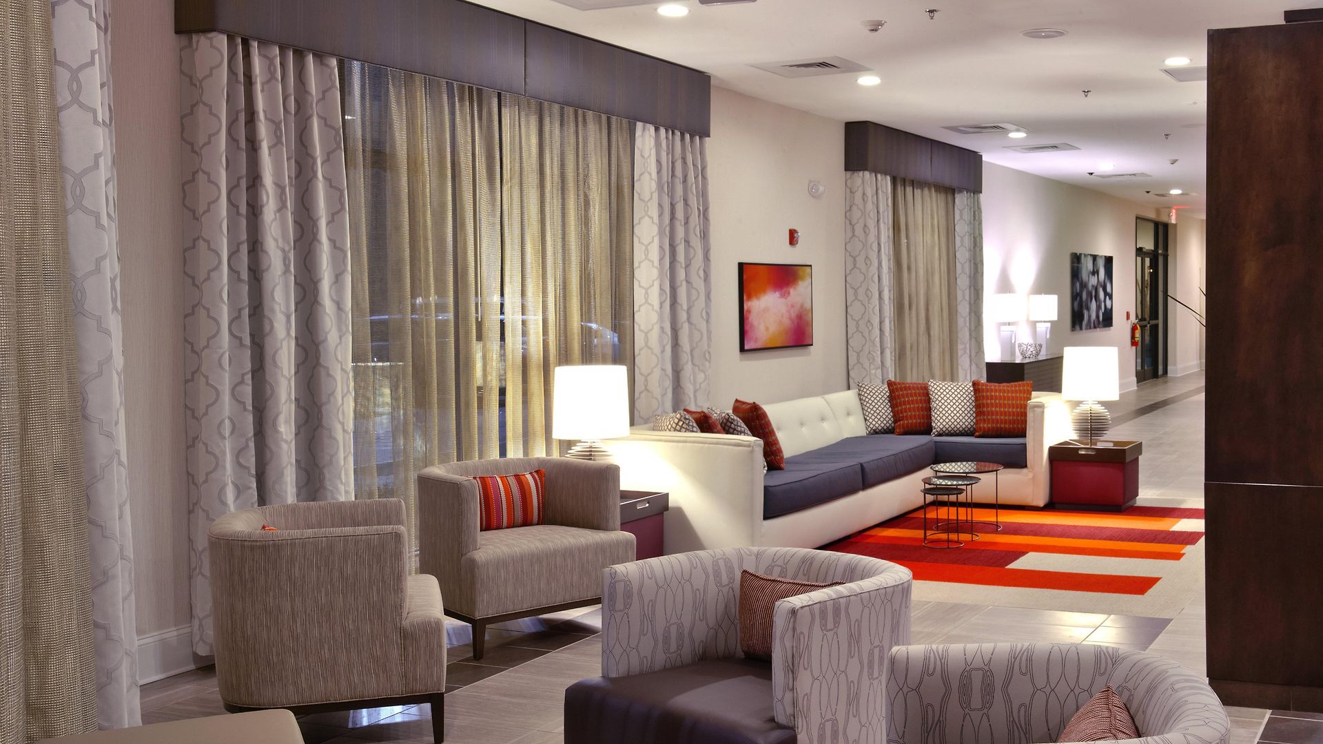 Hotel Doubletree By Hilton Airport