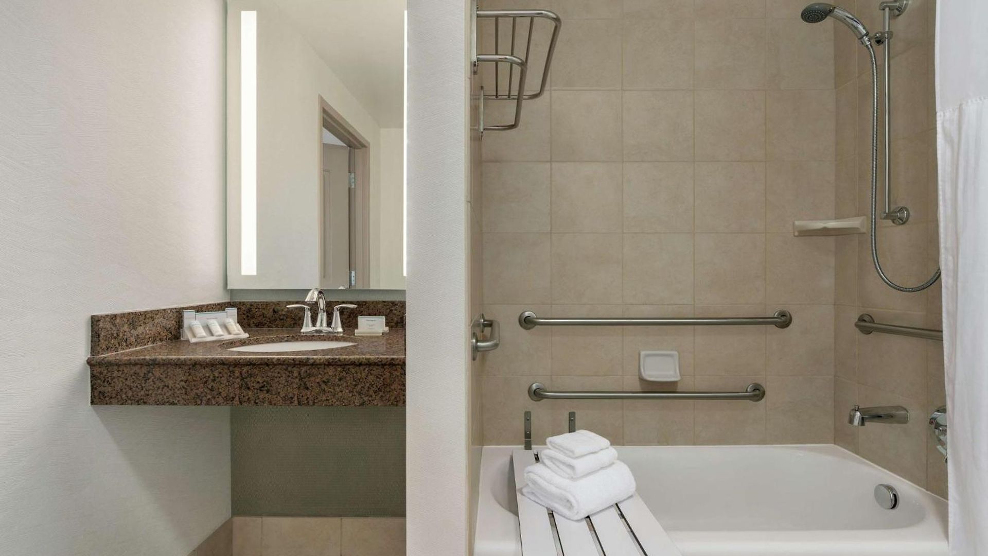 Hilton Garden Charlotte/ayrsley 3*