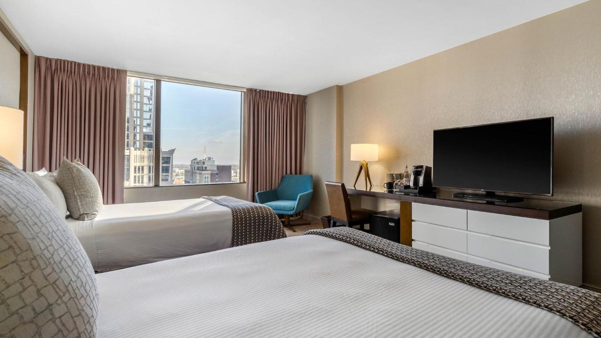 Omni Hotel 4*