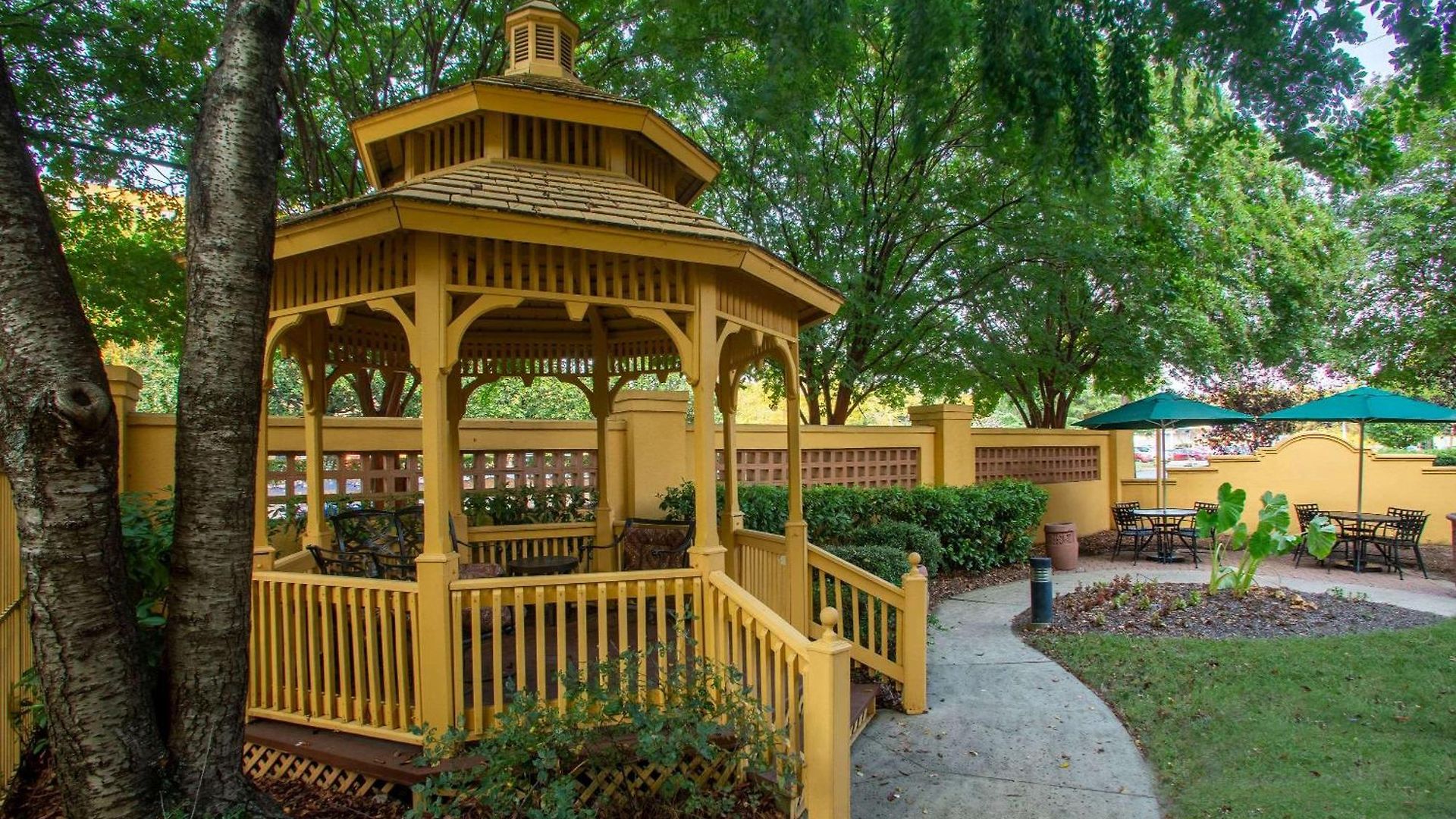La Quinta By Wyndham Airport South Hotel