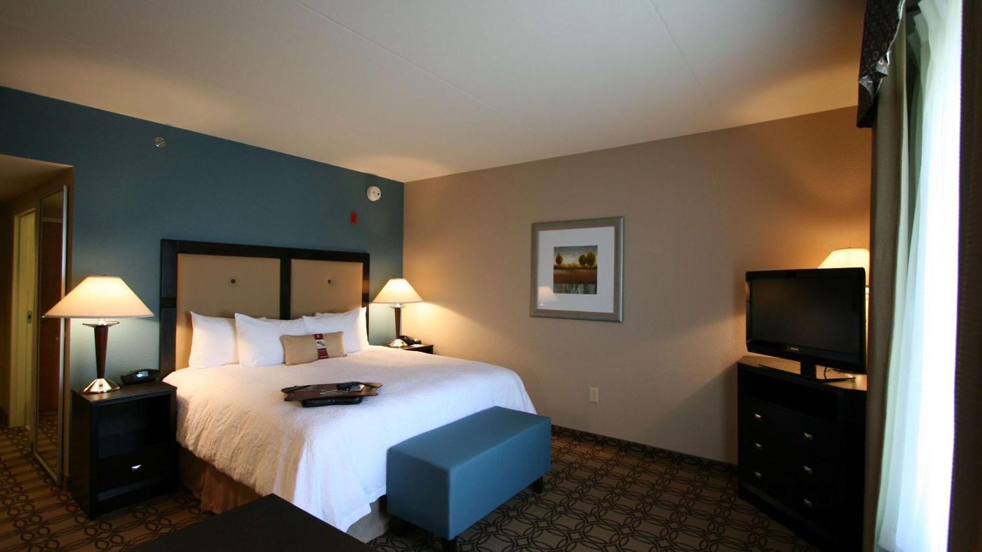 Hampton & Charlotte-airport 3*
