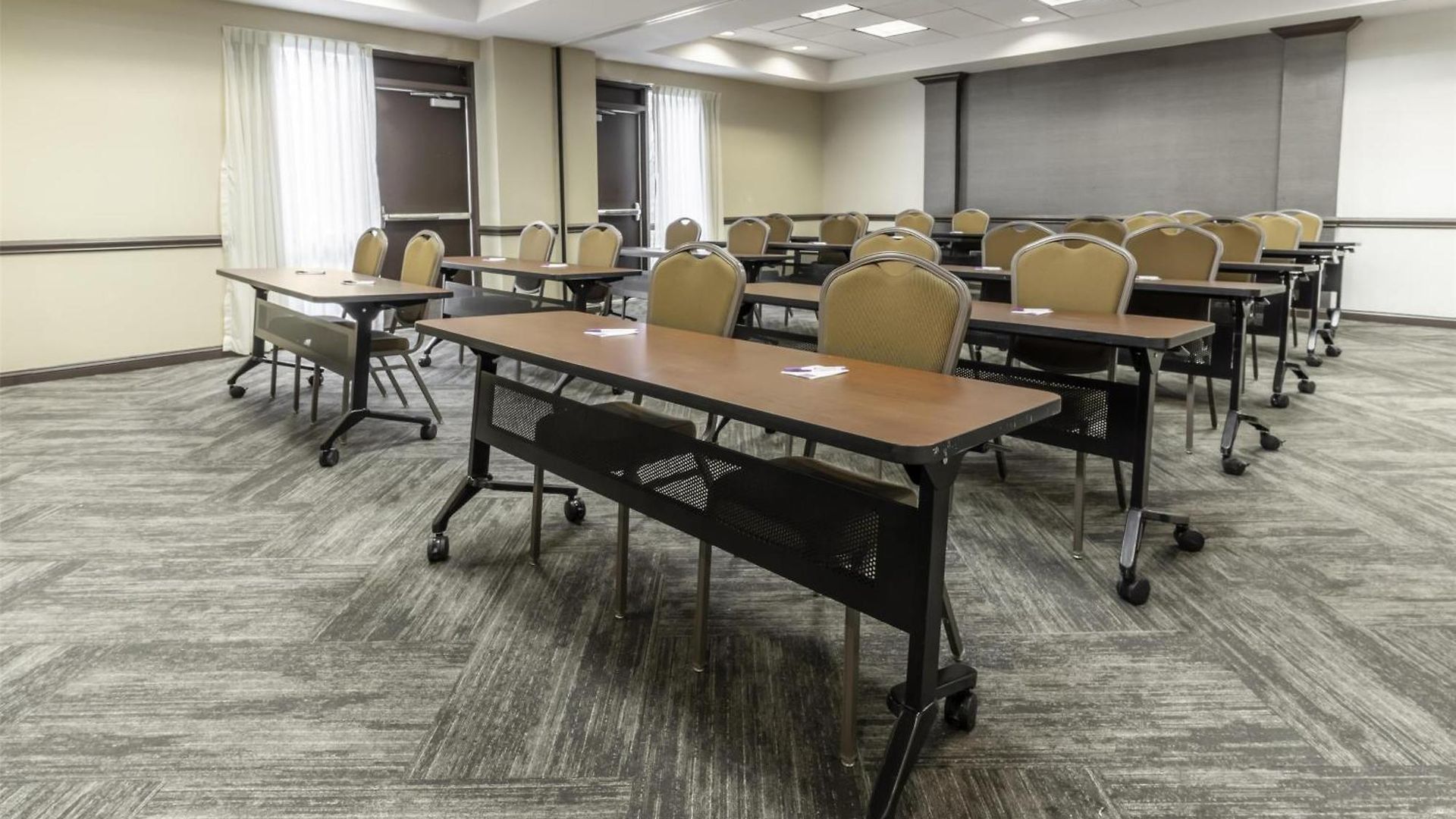 Hyatt Place Airport Billy Graham Parkway Hotel 3*