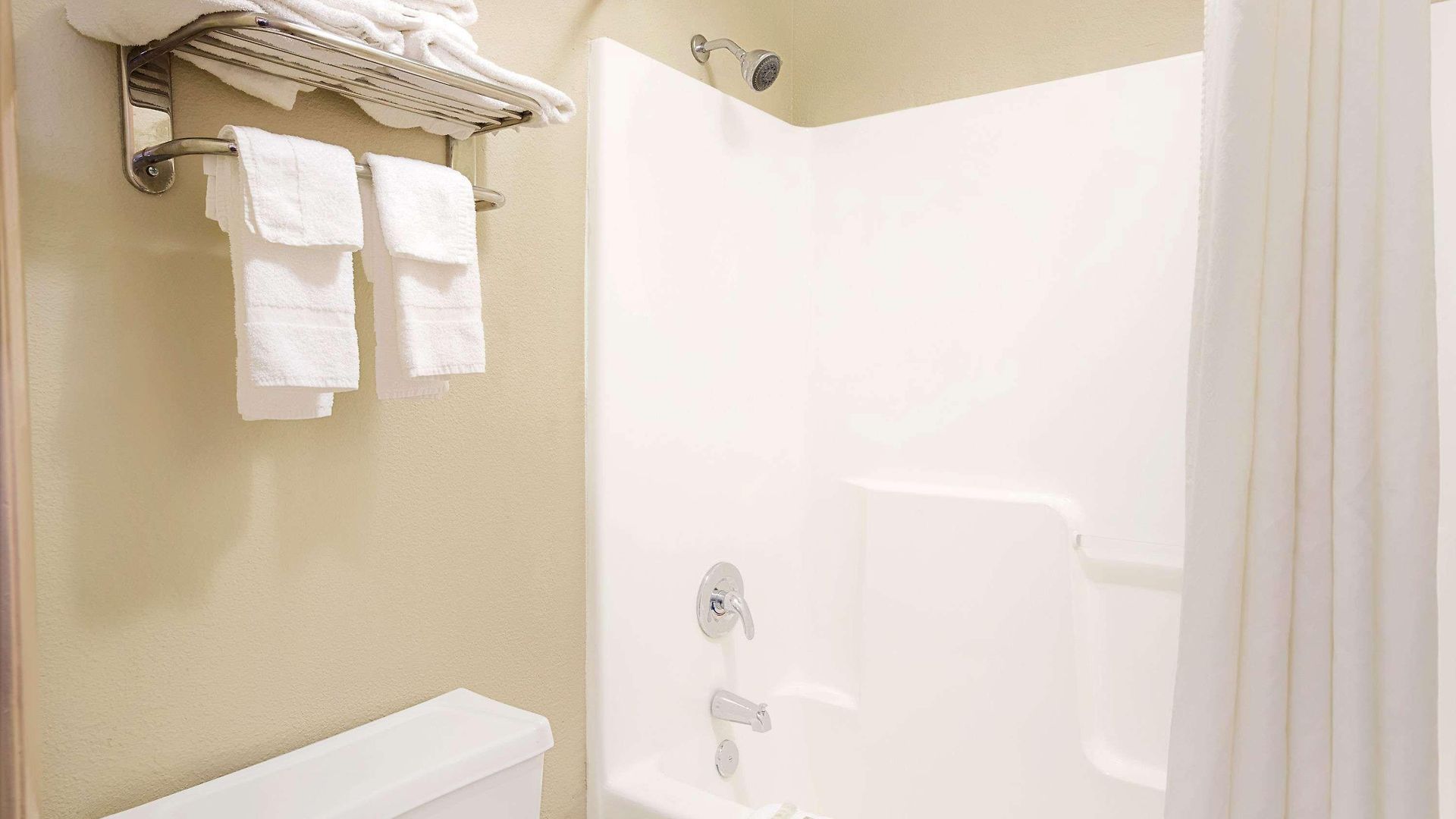 Super 8 By Wyndham Downtown Area Motel 2*