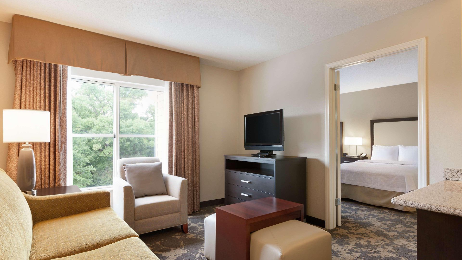 Hotel Homewood By Hilton Airport