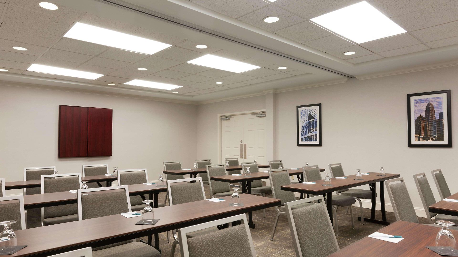 Hotel Homewood By Hilton Airport 2*