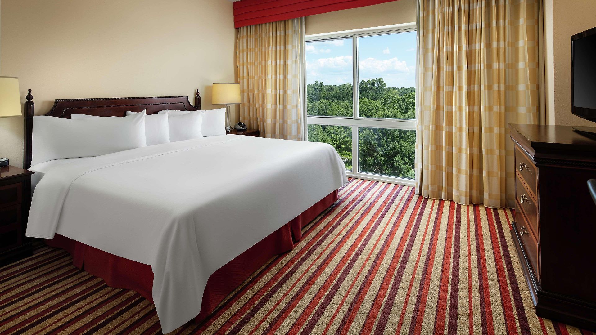 Hilton Airport 4*