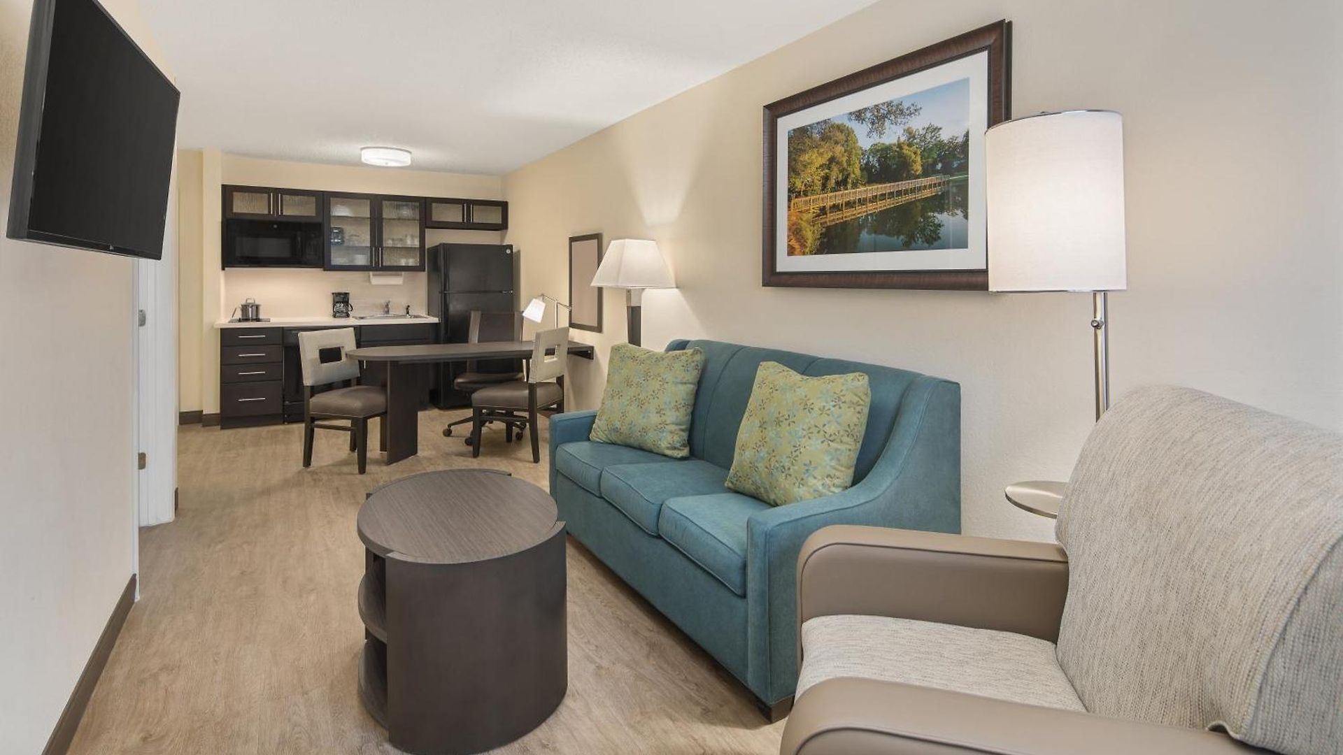 Candlewood - - Arrowood By Ihg Hotel 2*