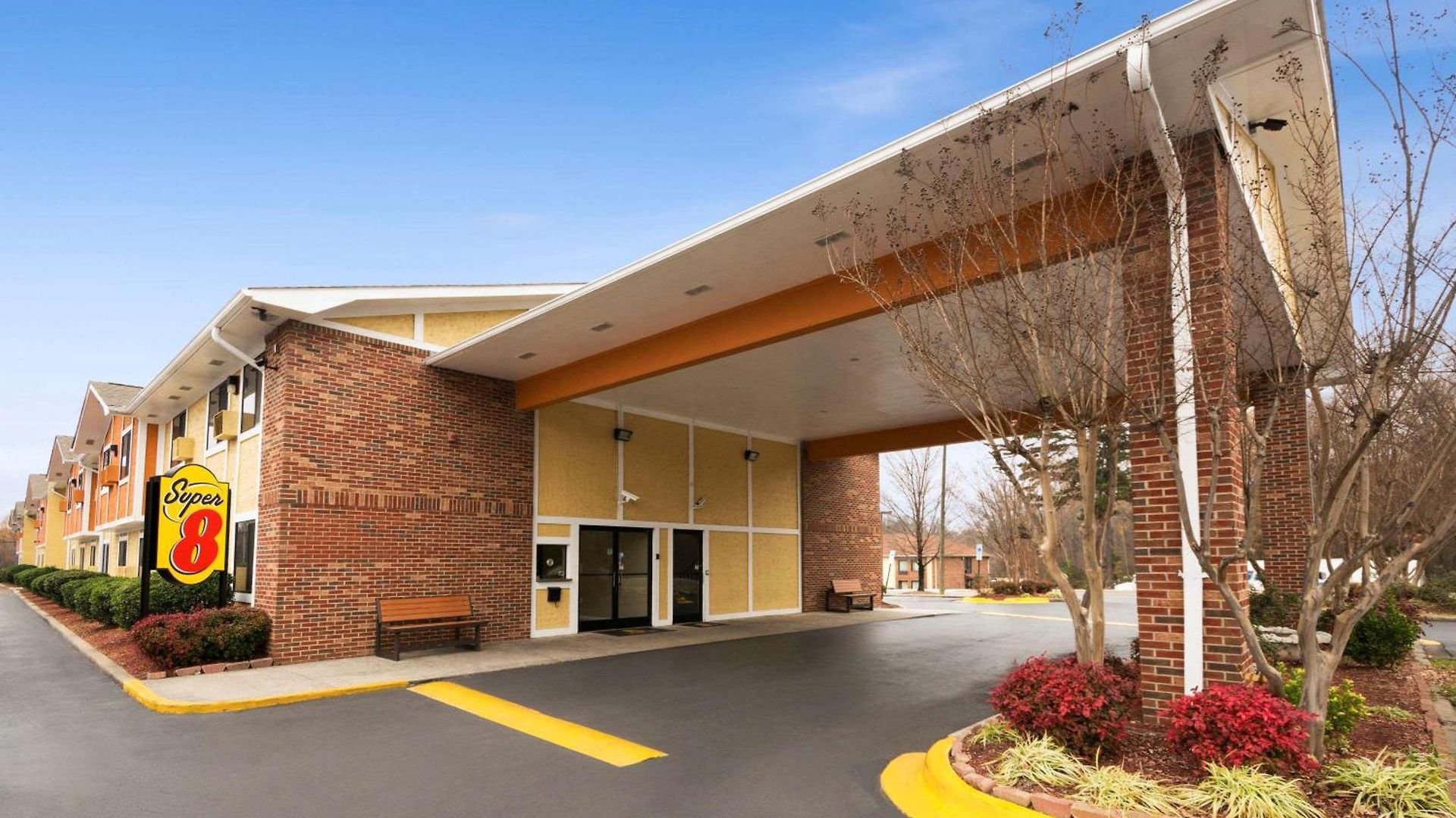 Super 8 By Wyndham Charlotte