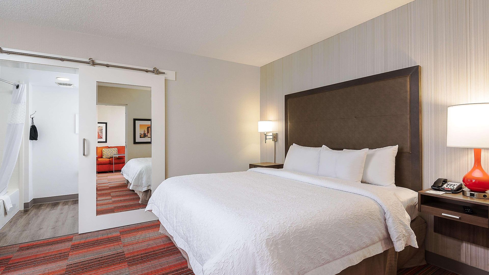 Hotel Hampton Uptown