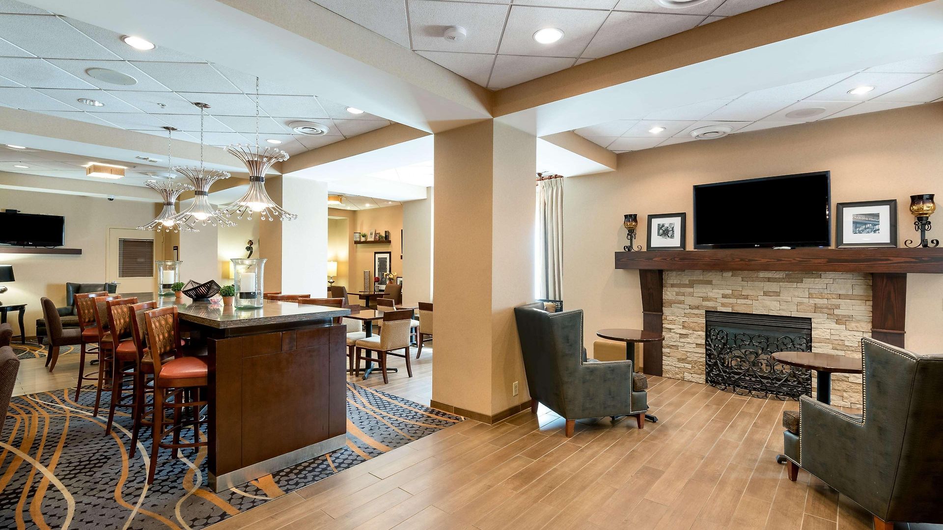 Hampton Uptown Hotel