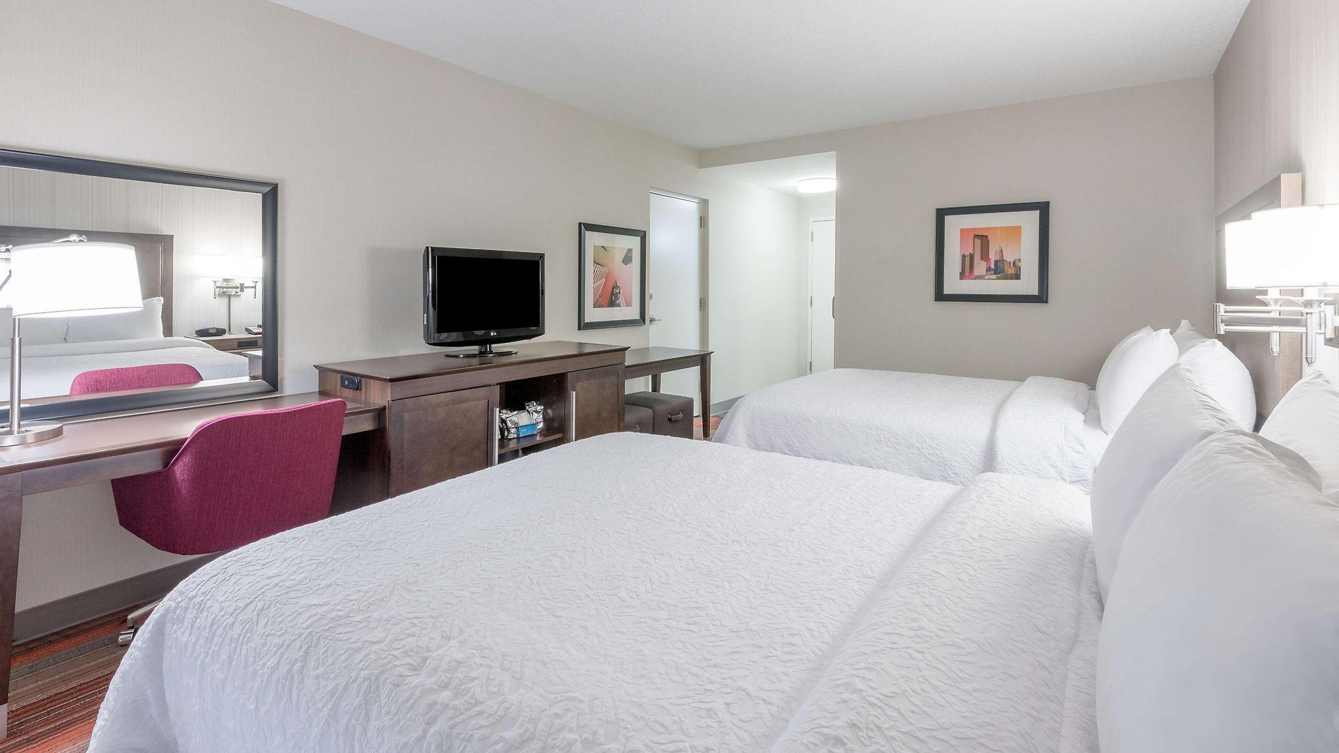 Hampton Uptown 3*