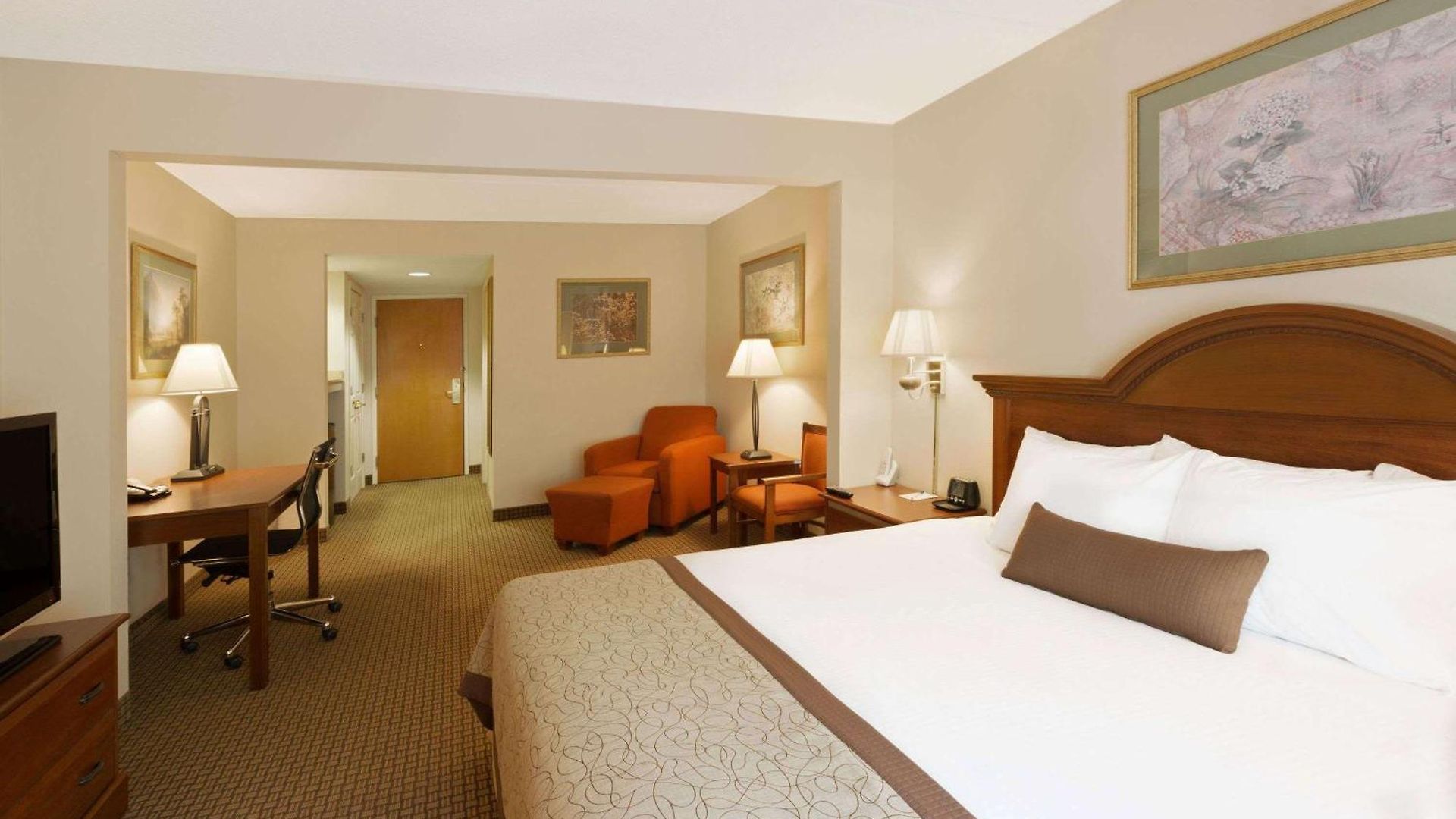 Wingate By Wyndham Airport Hotel 3*