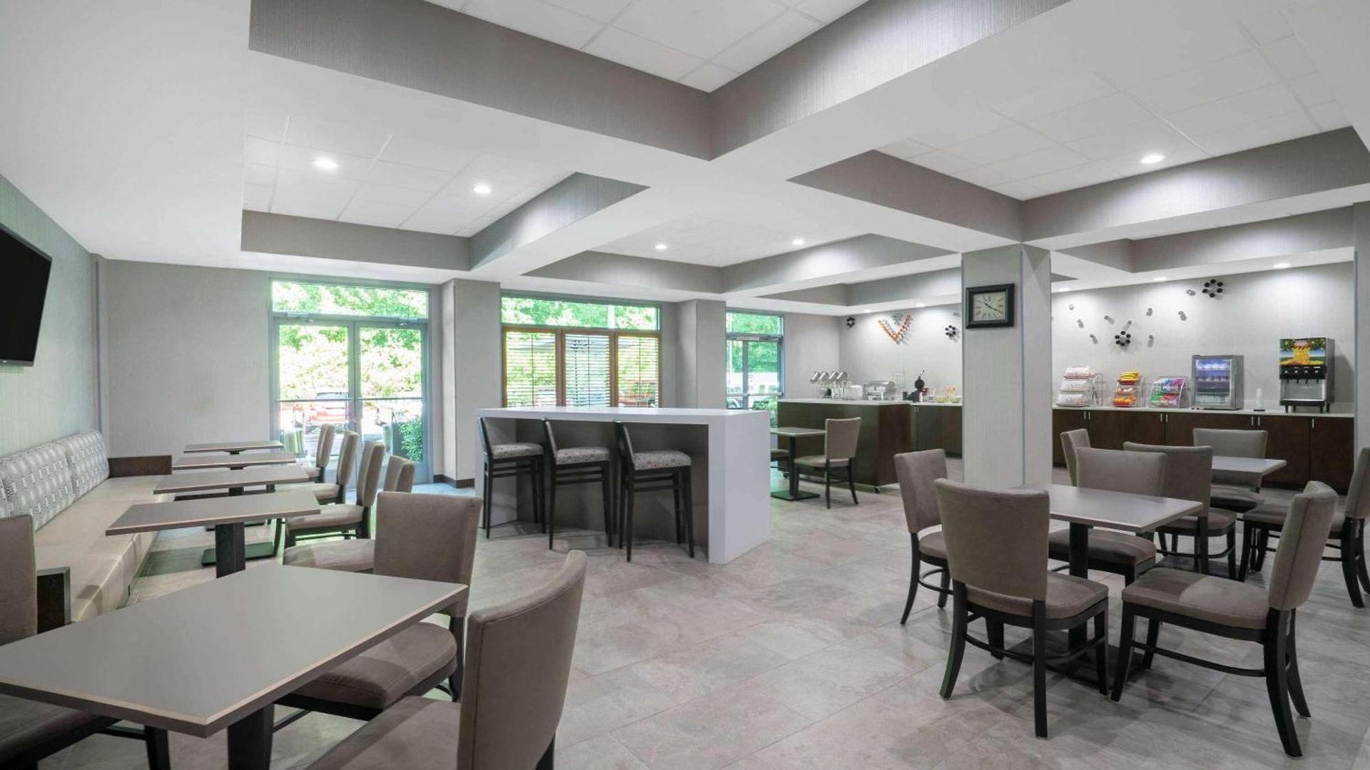 Hotel Wingate By Wyndham Airport 3*