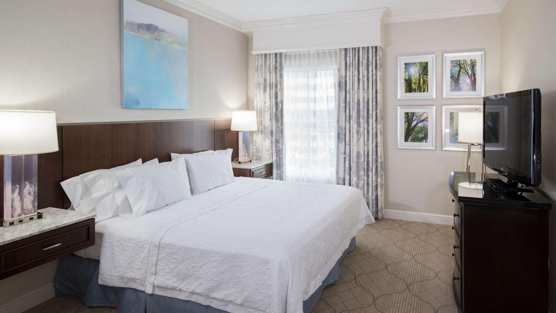 Hampton & South Park At Phillips Place Hotel