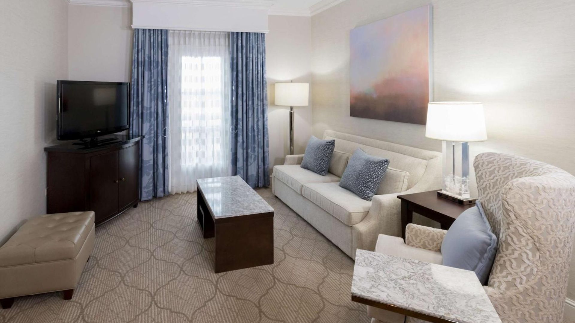 Hampton & South Park At Phillips Place Hotel 3*